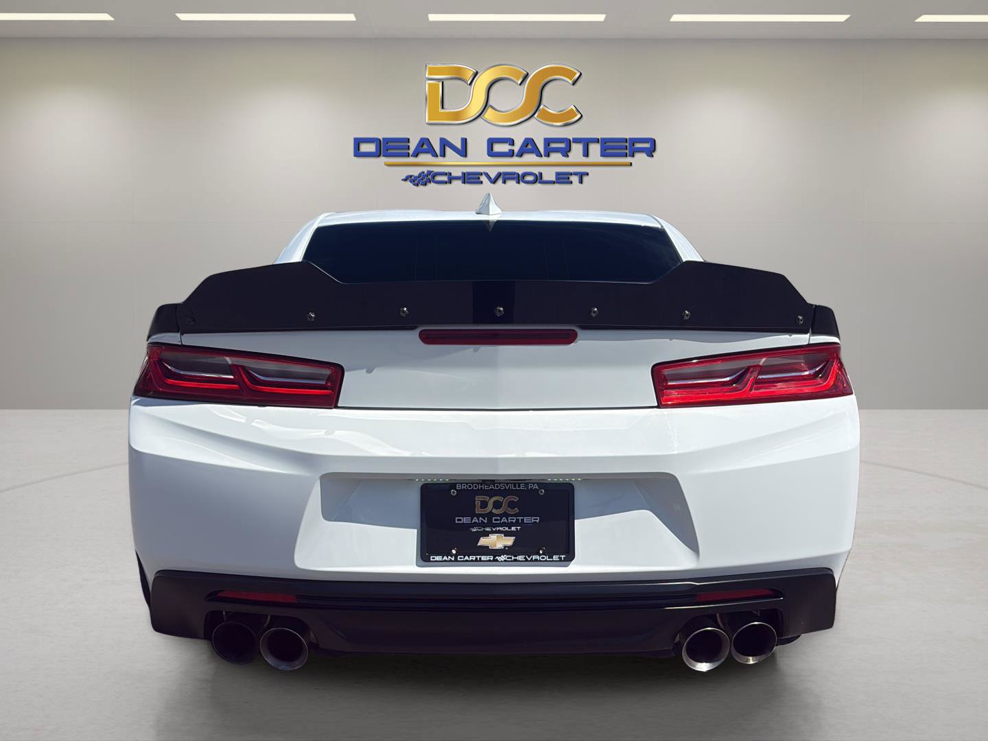 Used 2018 Chevrolet Camaro SS RWD image 4