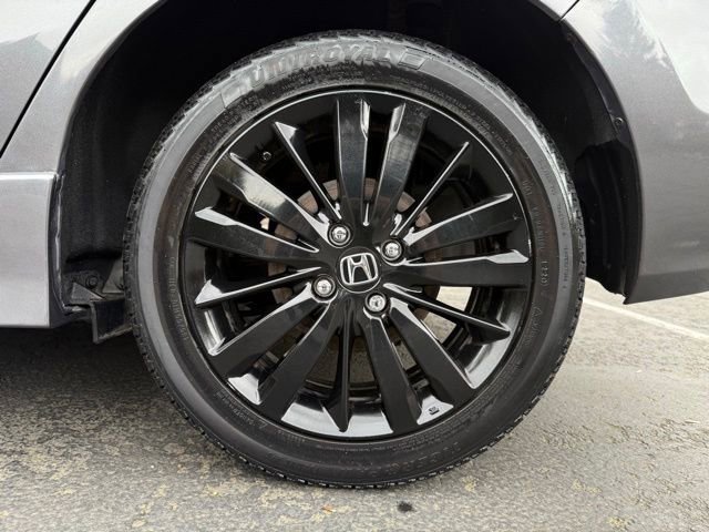 Used 2018 Honda Fit Sport image 31