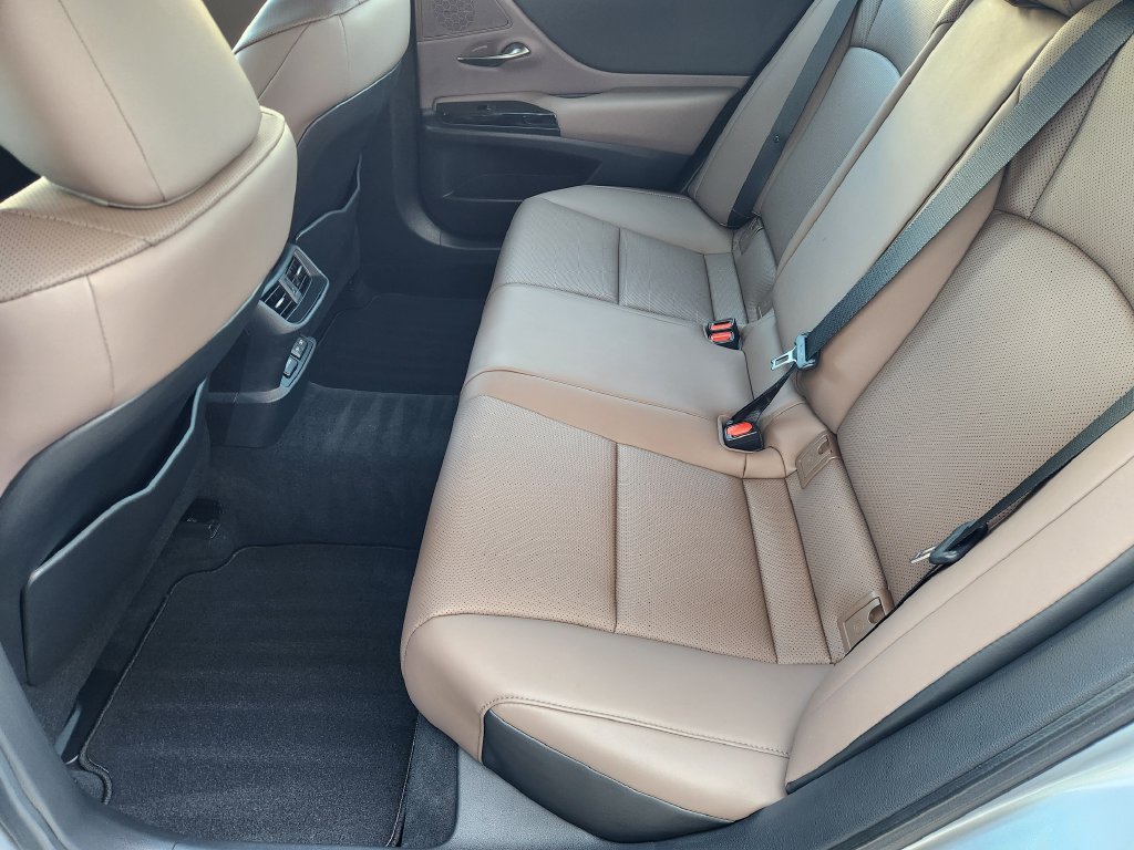 Certified 2025 Lexus ES 350 w/ Premium Package FWD image 30