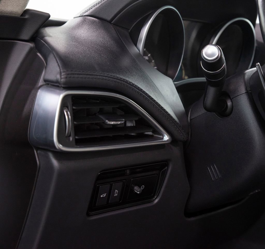 Used 2020 Jaguar F-PACE Prestige image 20