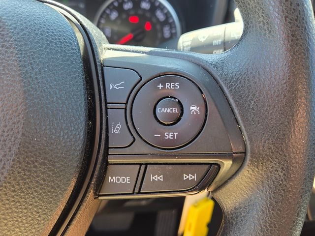 Used 2022 Toyota RAV4 LE image 25