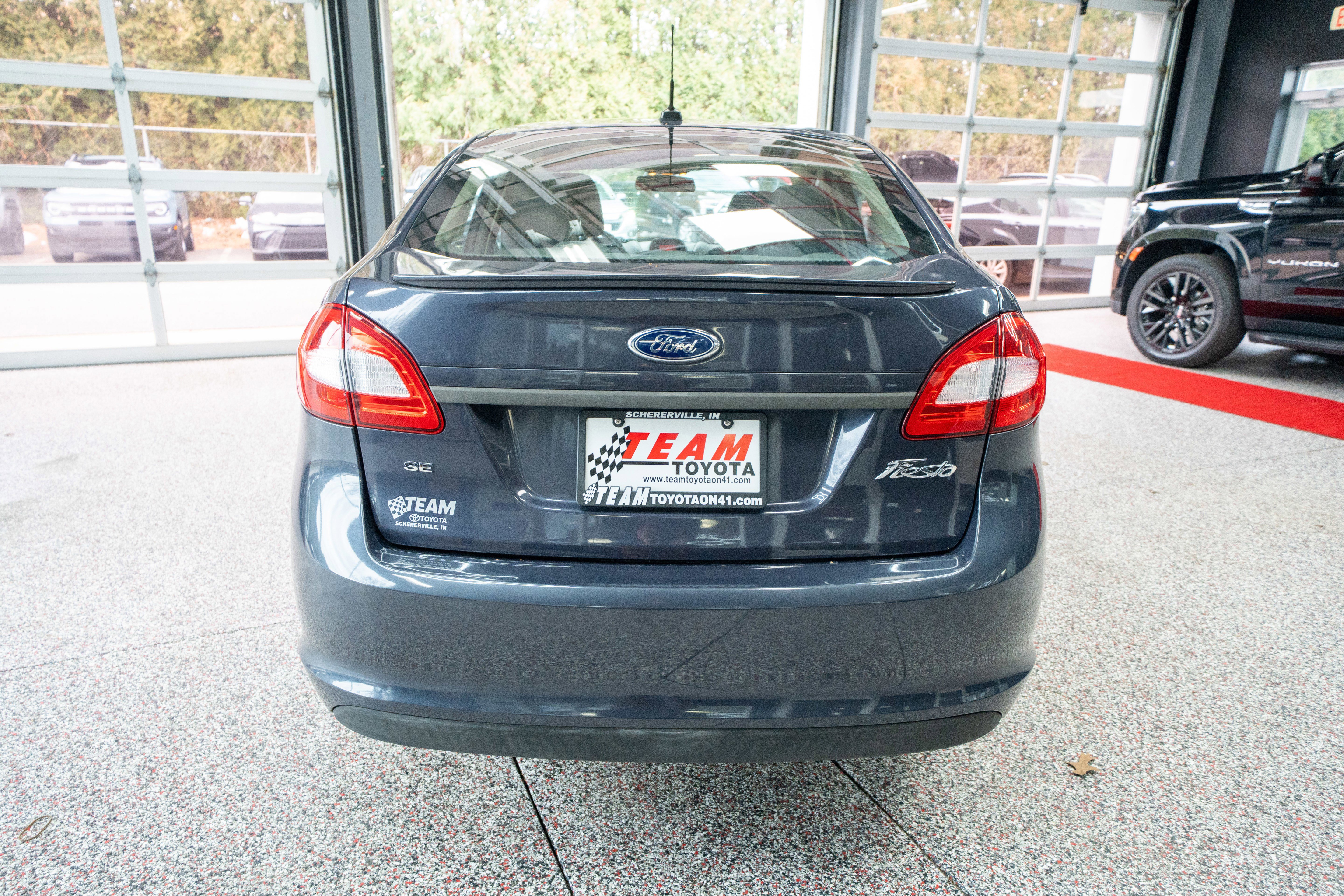 Used 2012 Ford Fiesta SE image 3
