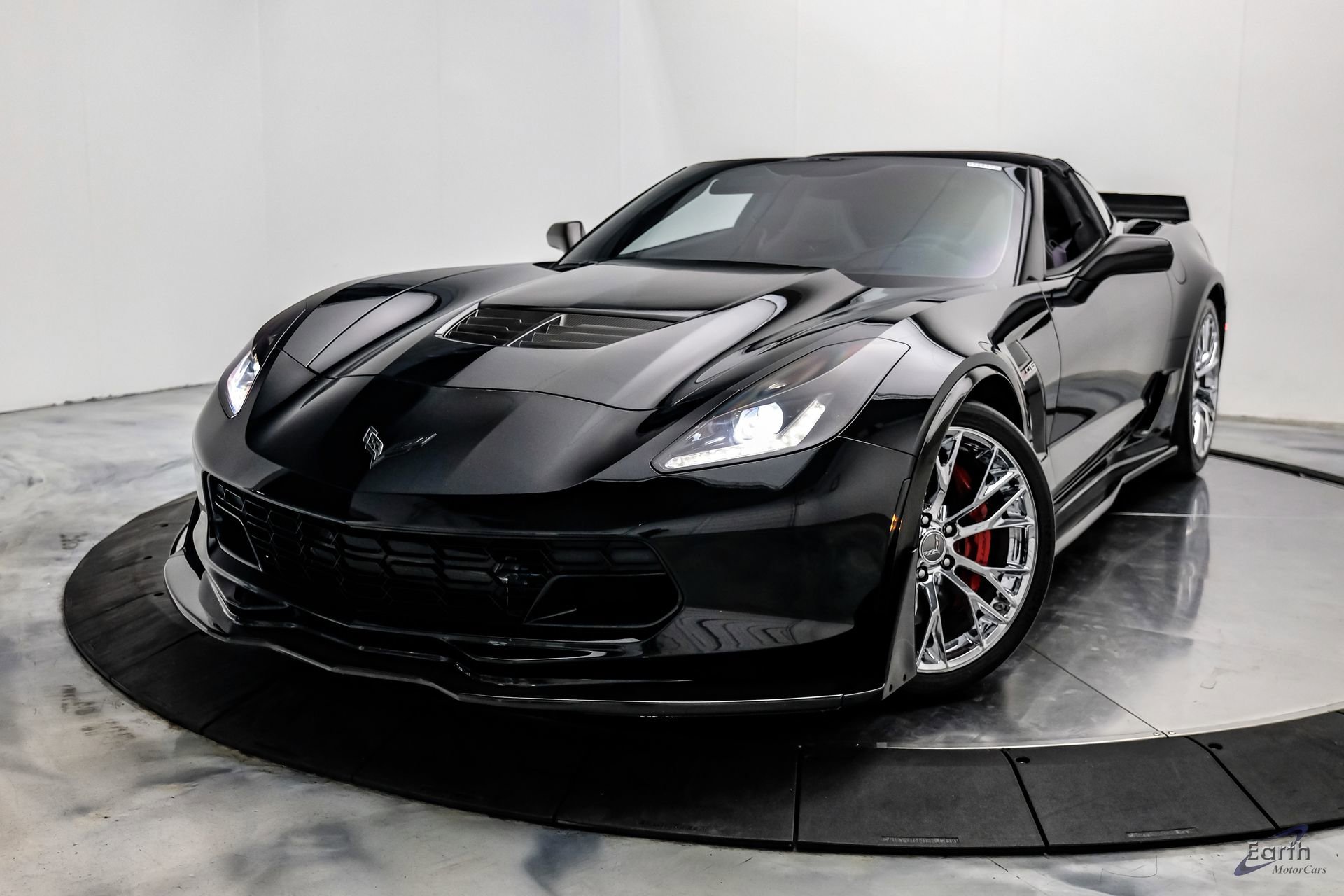 Used 2015 Chevrolet Corvette Z06 w/ 3LZ Preferred Equipment Group image 5