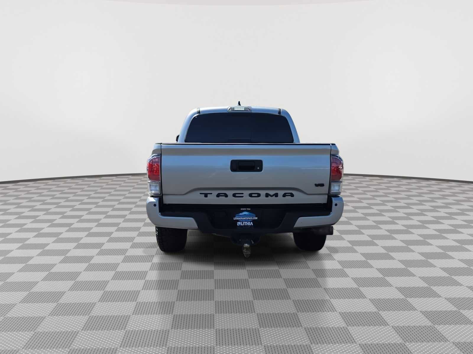 Used 2023 Toyota Tacoma TRD Off-Road w/ Advanced Technology Package AWD/4WD image 7