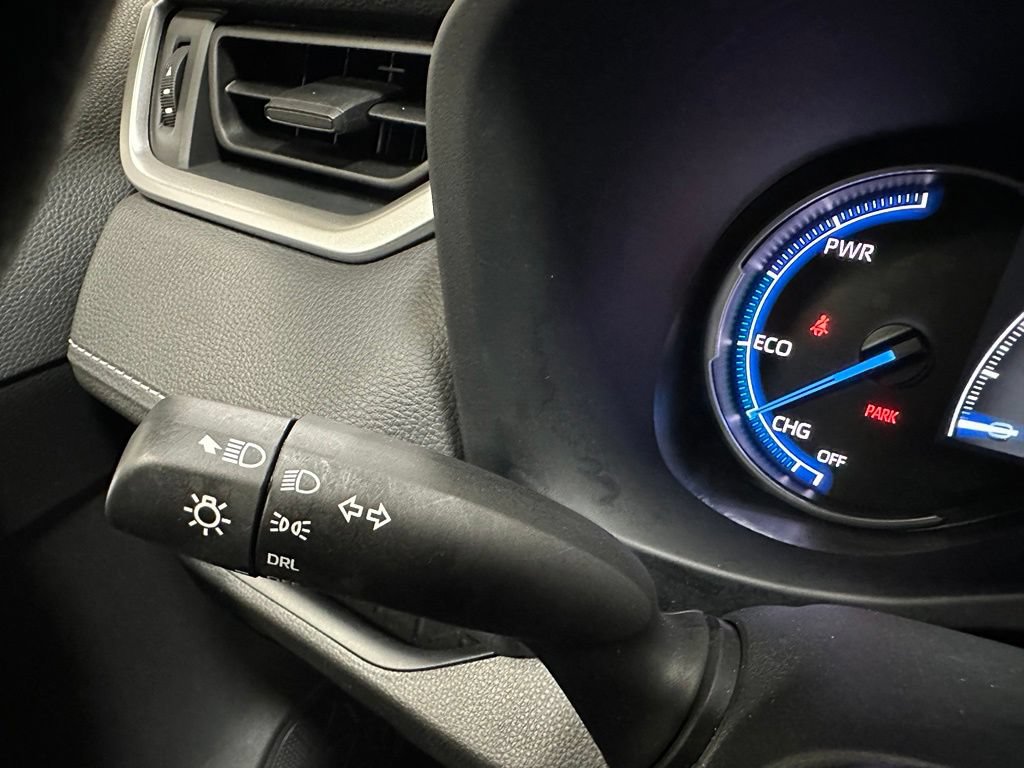 Used 2025 Toyota RAV4 LE AWD/4WD image 21