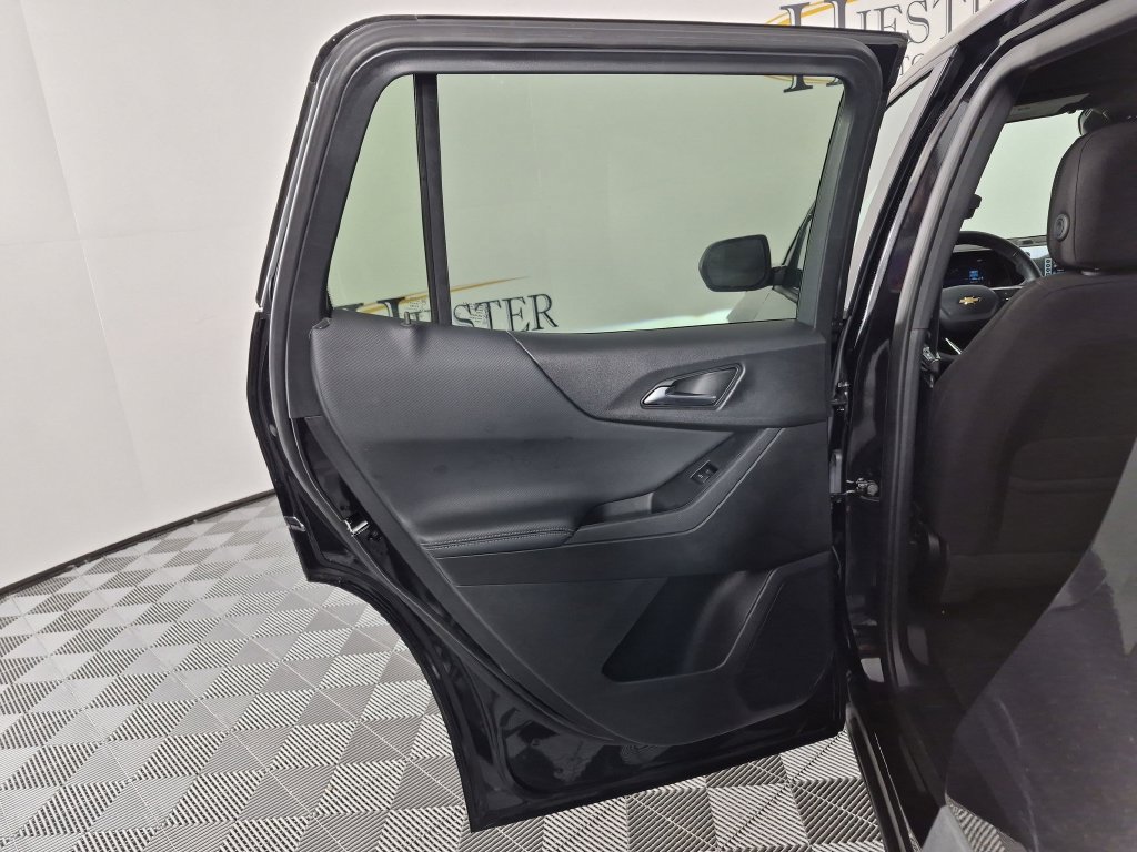 Used 2026 Chevrolet Equinox LT FWD image 29