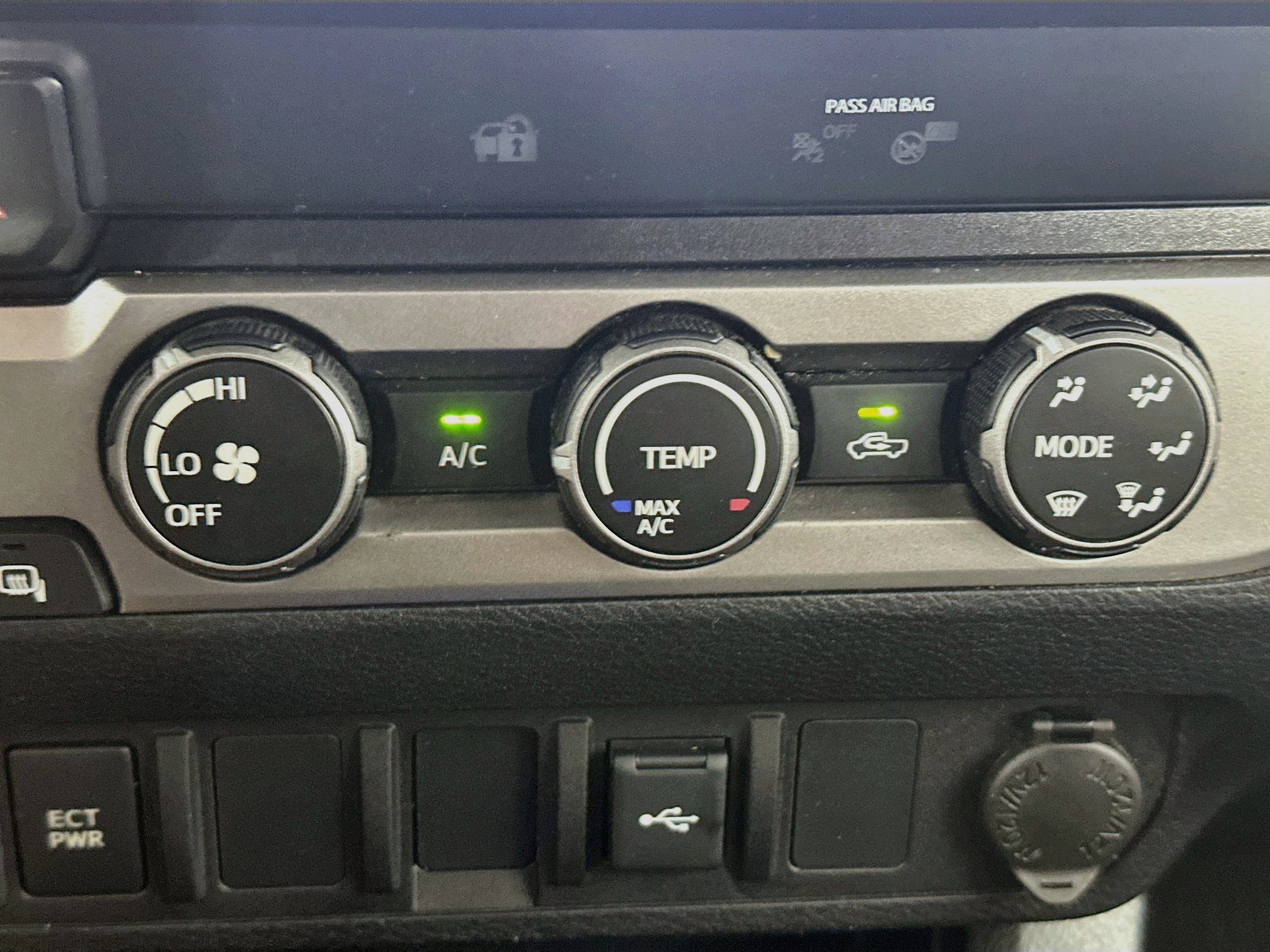 Used 2020 Toyota Tacoma SR w/ SR Convenience Package RWD image 22