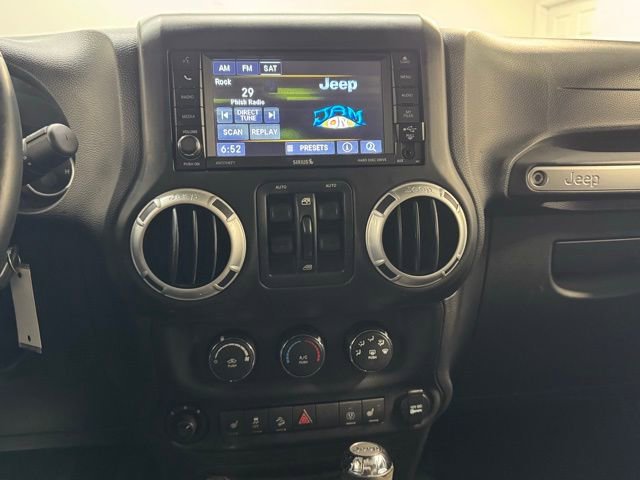 Used 2014 Jeep Wrangler Unlimited Sport image 15