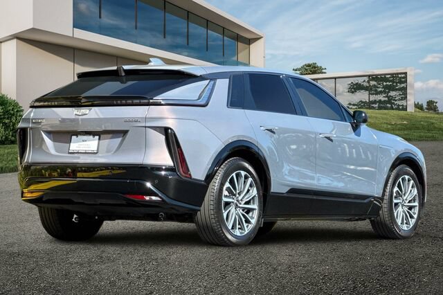Certified 2024 Cadillac Lyriq Sport w/ LPO, Floor Liner Package AWD/4WD image 4