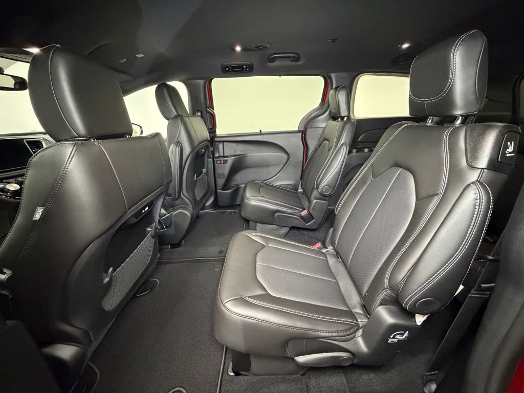 New 2026 Chrysler Pacifica Select AWD/4WD image 5