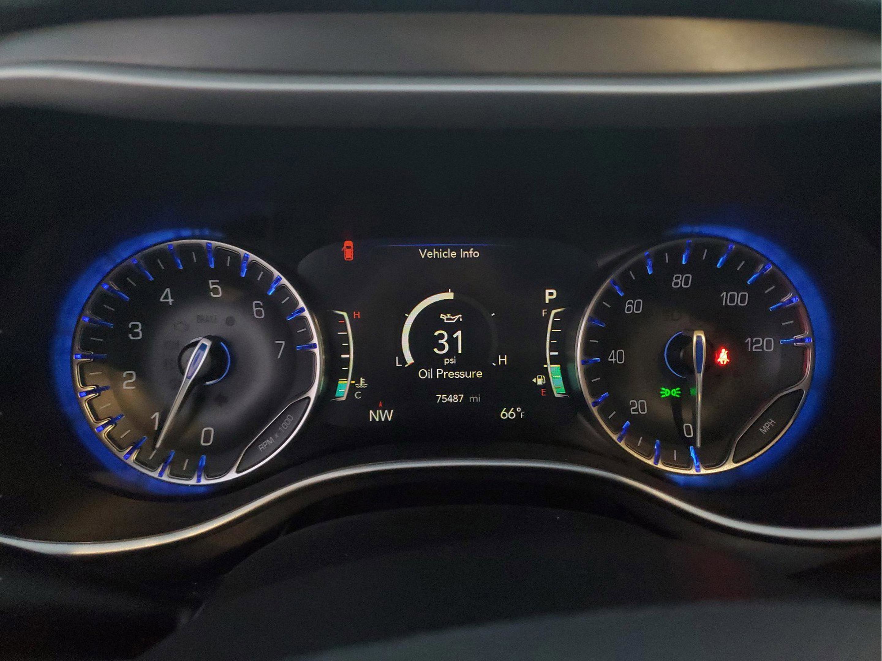 Used 2022 Chrysler Pacifica Touring-L FWD image 30