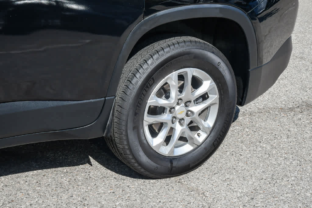 Used 2020 Chevrolet Traverse LS w/ LPO, Floor Liner Package FWD image 11