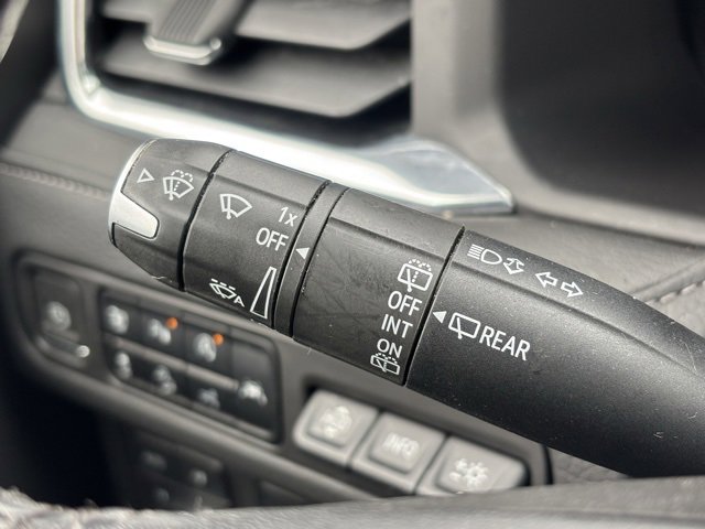 Used 2023 GMC Yukon XL Denali w/ Advanced Technology Package image 23