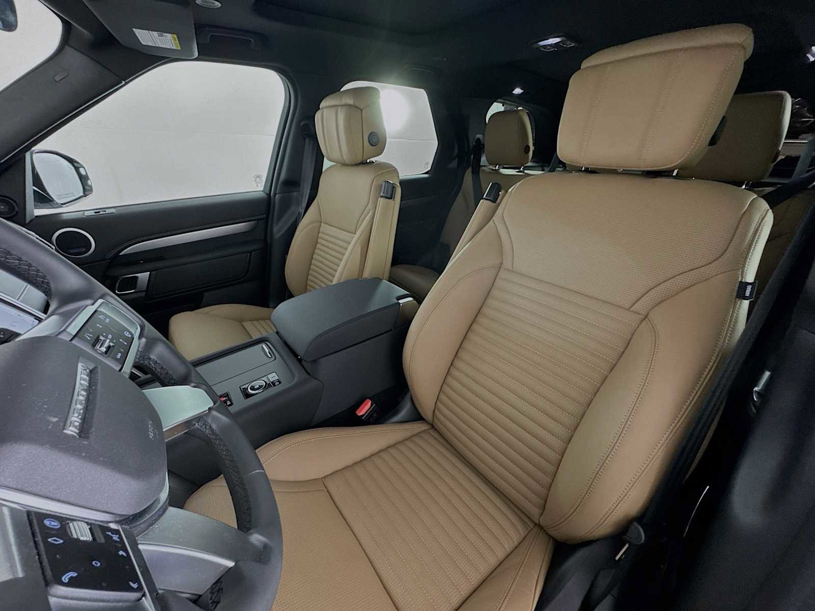 New 2025 Land Rover Discovery Dynamic SE AWD/4WD image 9