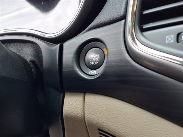 Used 2021 Jeep Grand Cherokee Laredo image 17