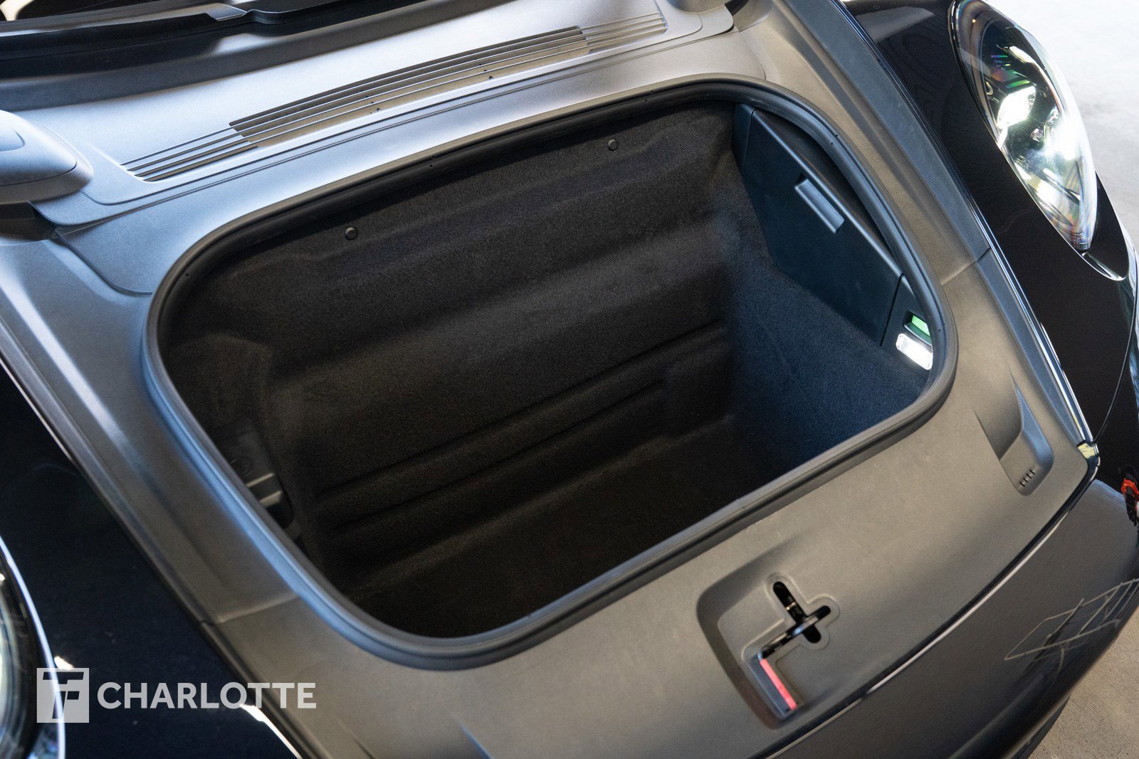 Used 2025 Porsche 911 Carrera image 33