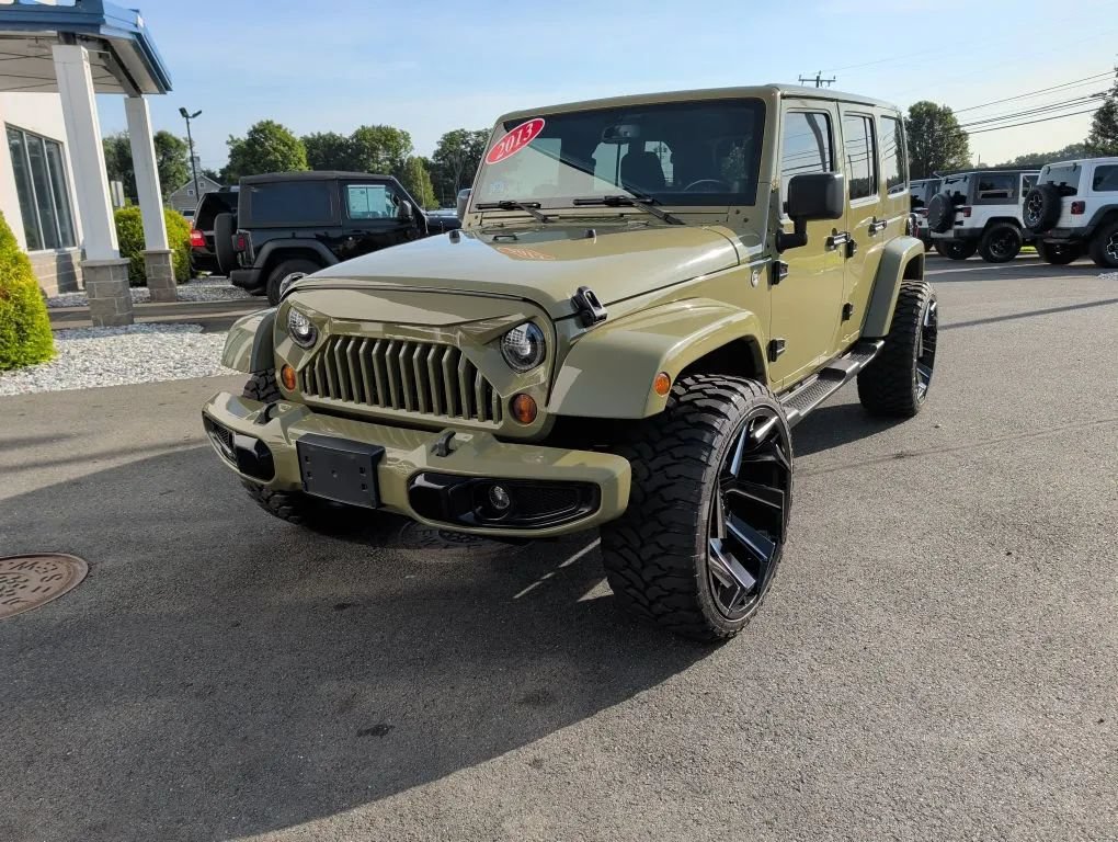 Used 2013 Jeep Wrangler Unlimited Sahara w/ Connectivity Group AWD/4WD image 17