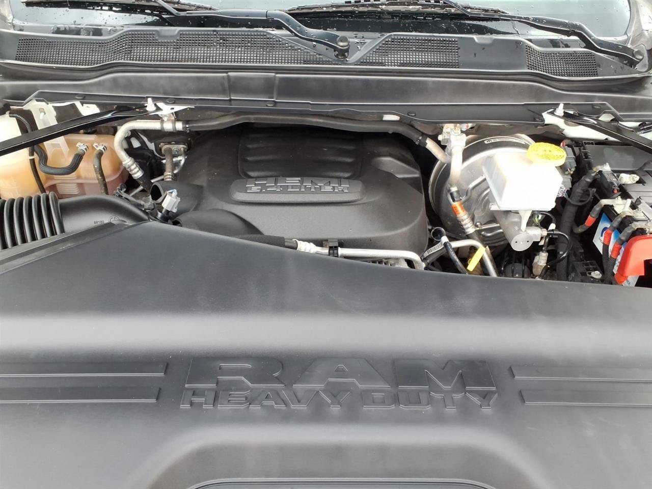 Used 2024 RAM 2500 Tradesman w/ Chrome Appearance Group AWD/4WD image 9
