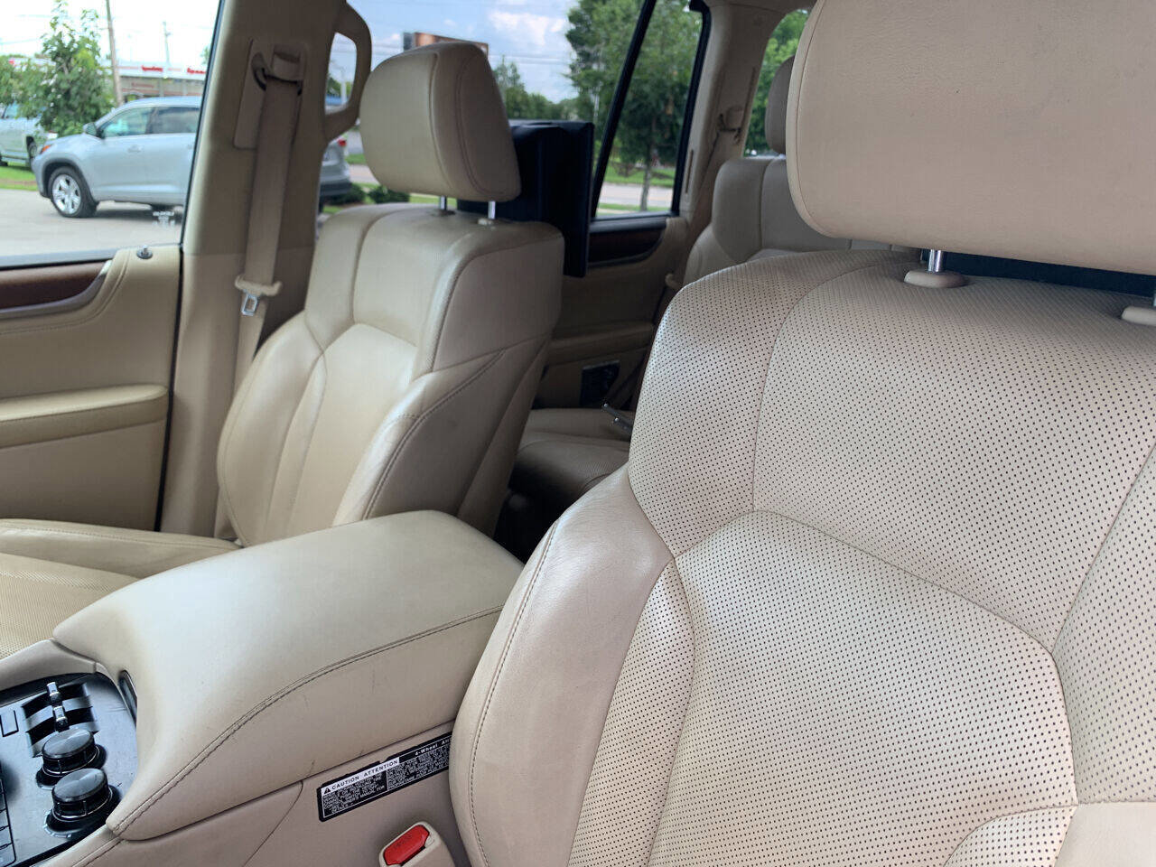 Used 2018 Lexus LX 570 4WD image 16