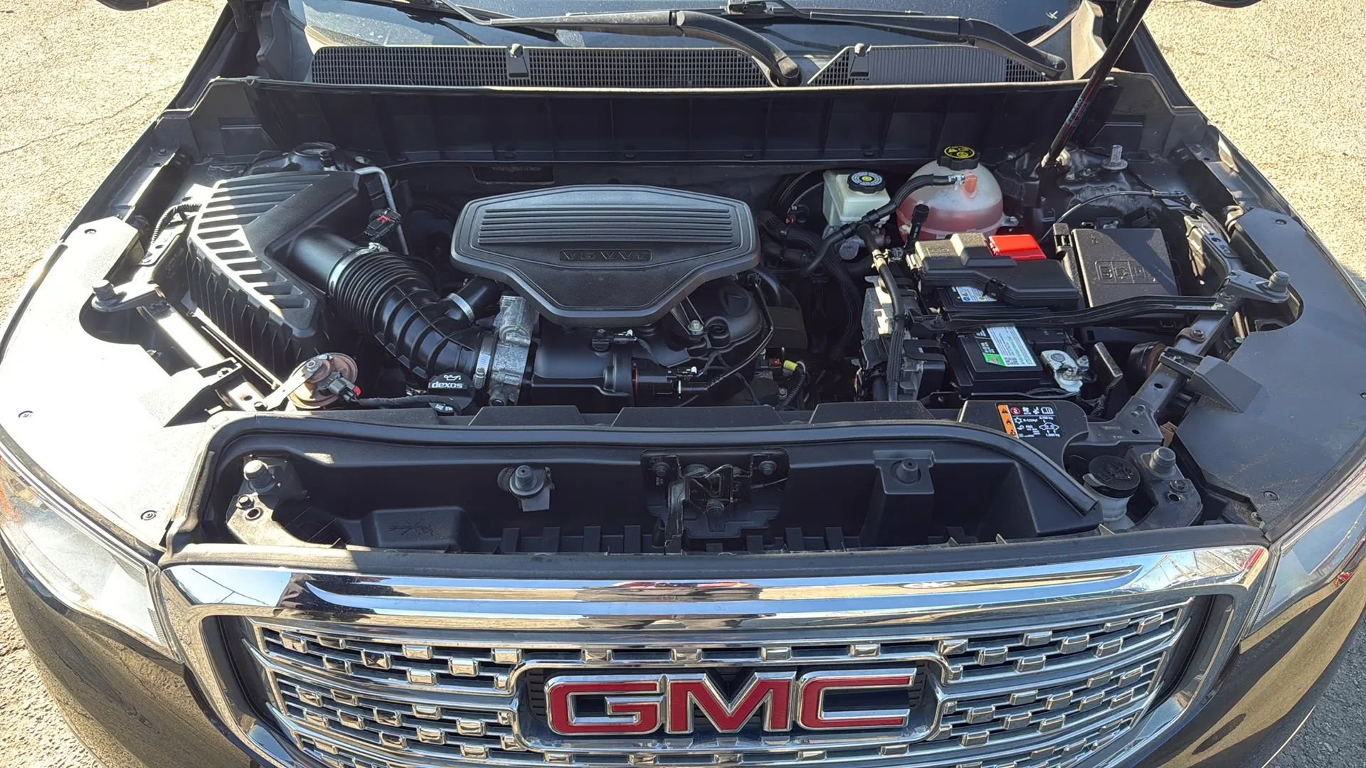 Used 2017 GMC Acadia Denali AWD/4WD image 24