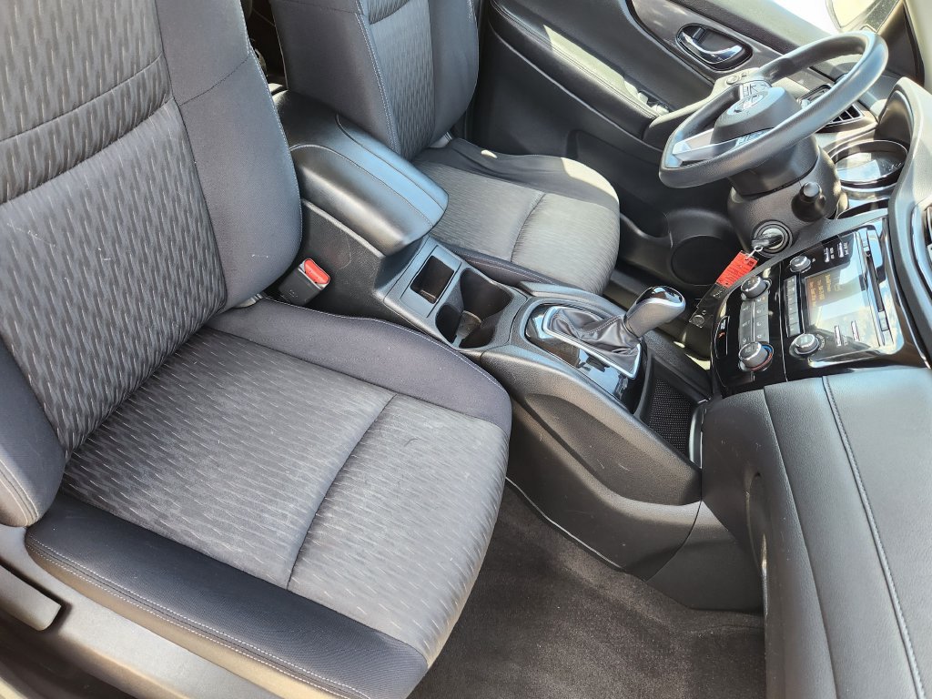 Used 2017 Nissan Rogue S AWD/4WD image 11