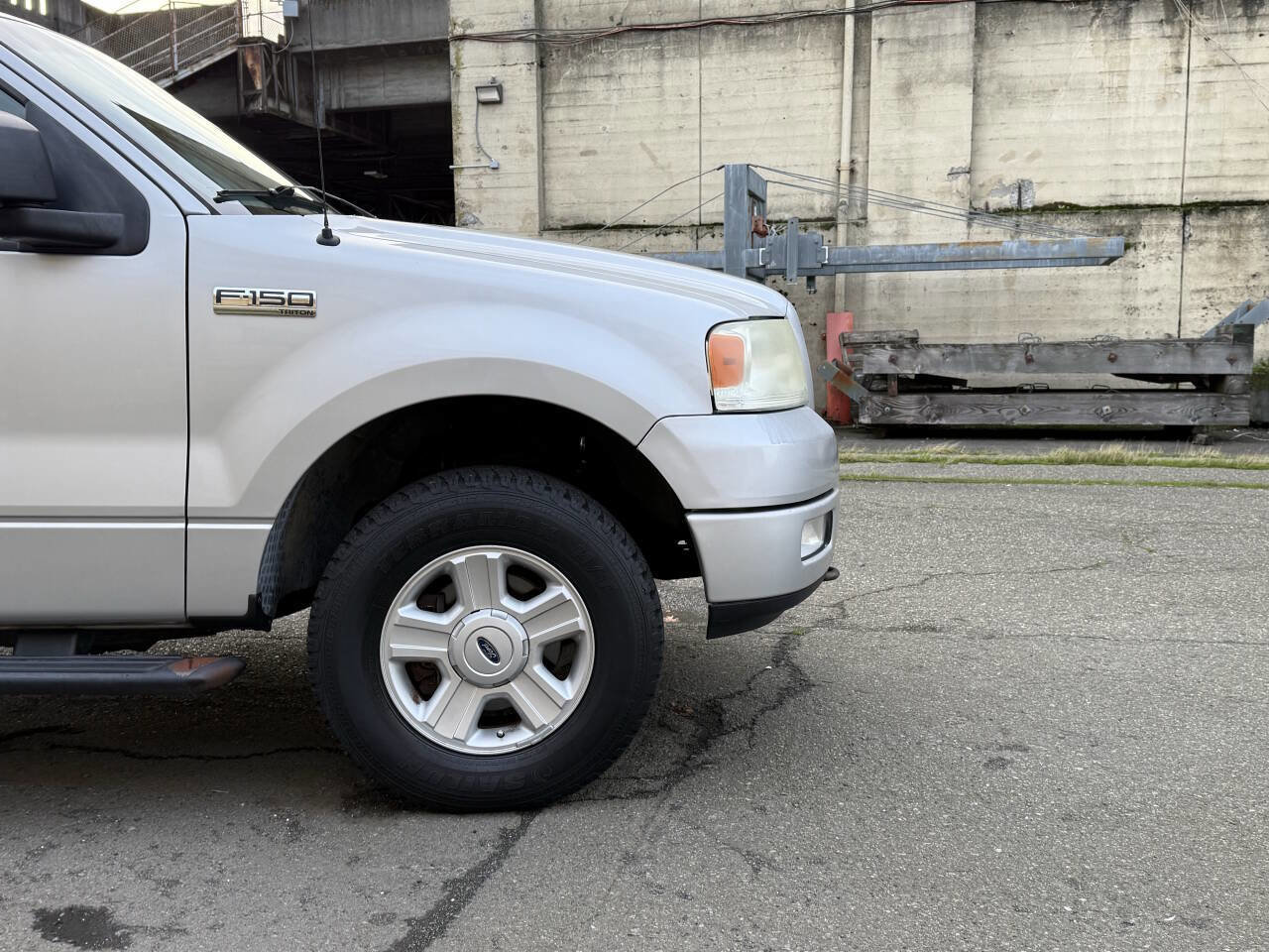 Used 2005 Ford F150 STX image 24