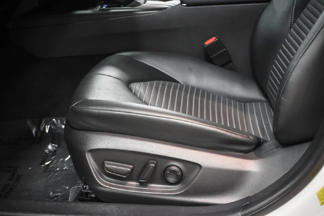 Used 2021 Toyota Camry SE FWD image 11