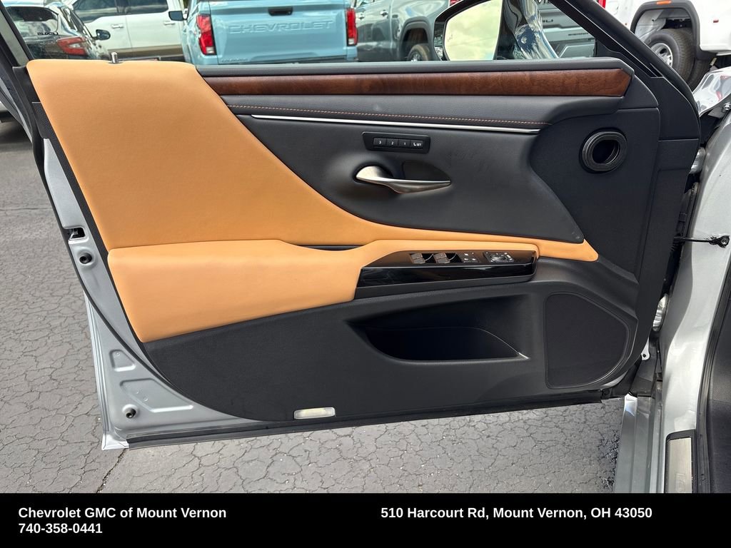 Used 2025 Lexus ES 350 w/ Premium Package image 14