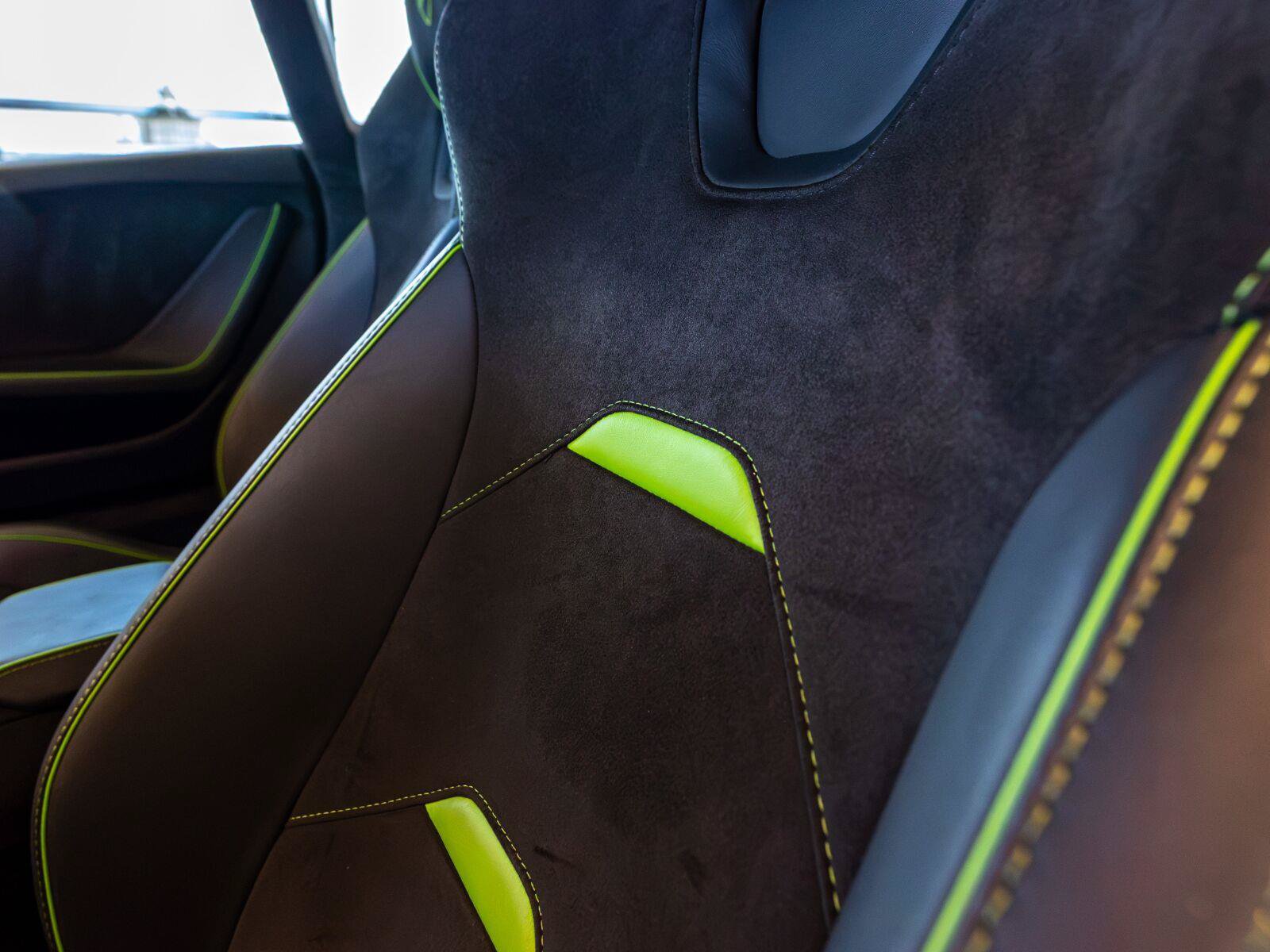 Used 2023 Lamborghini Huracan Tecnica RWD image 27