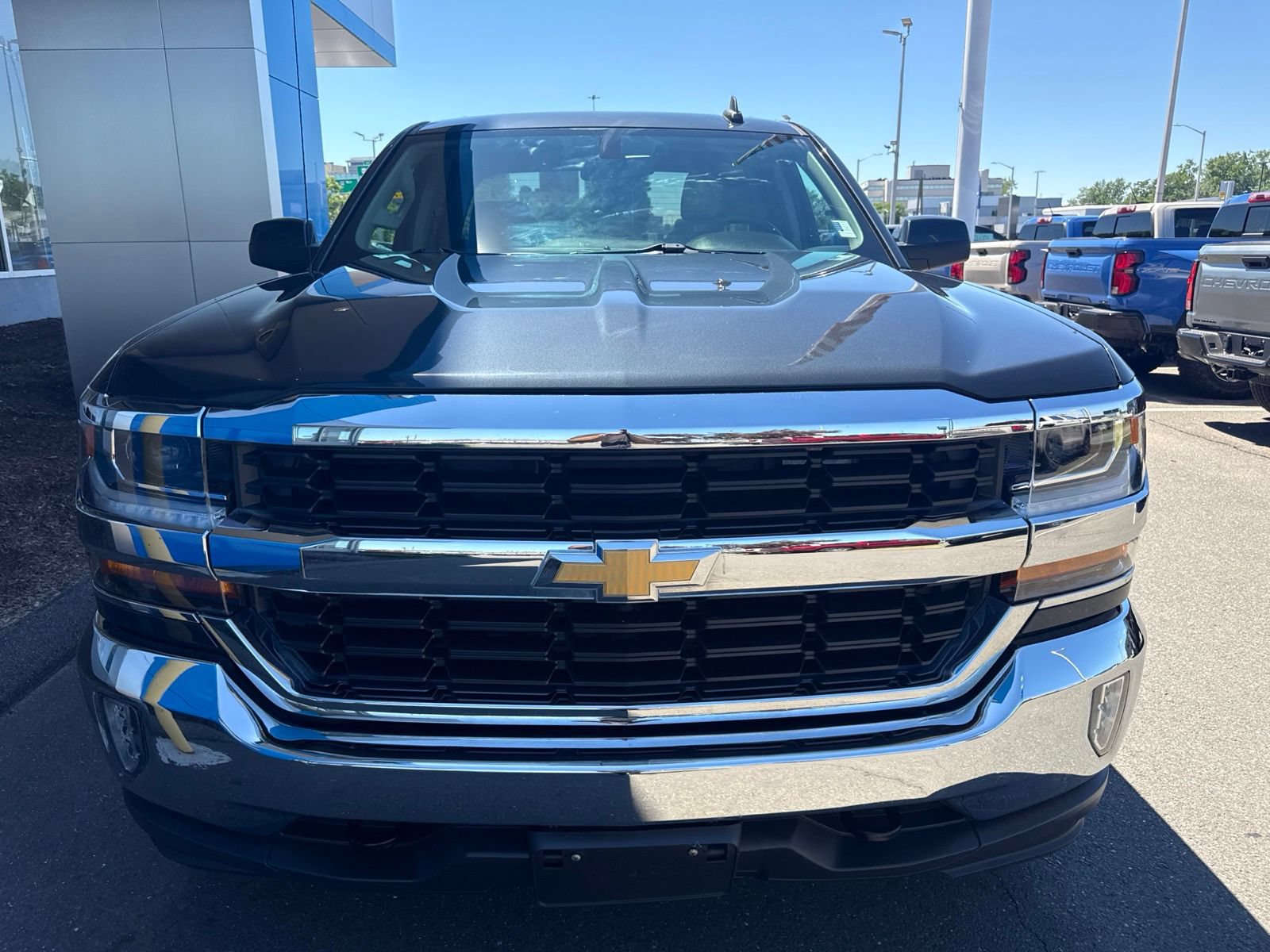 Used 2019 Chevrolet Silverado 1500 LT w/ All Star Edition AWD/4WD image 3