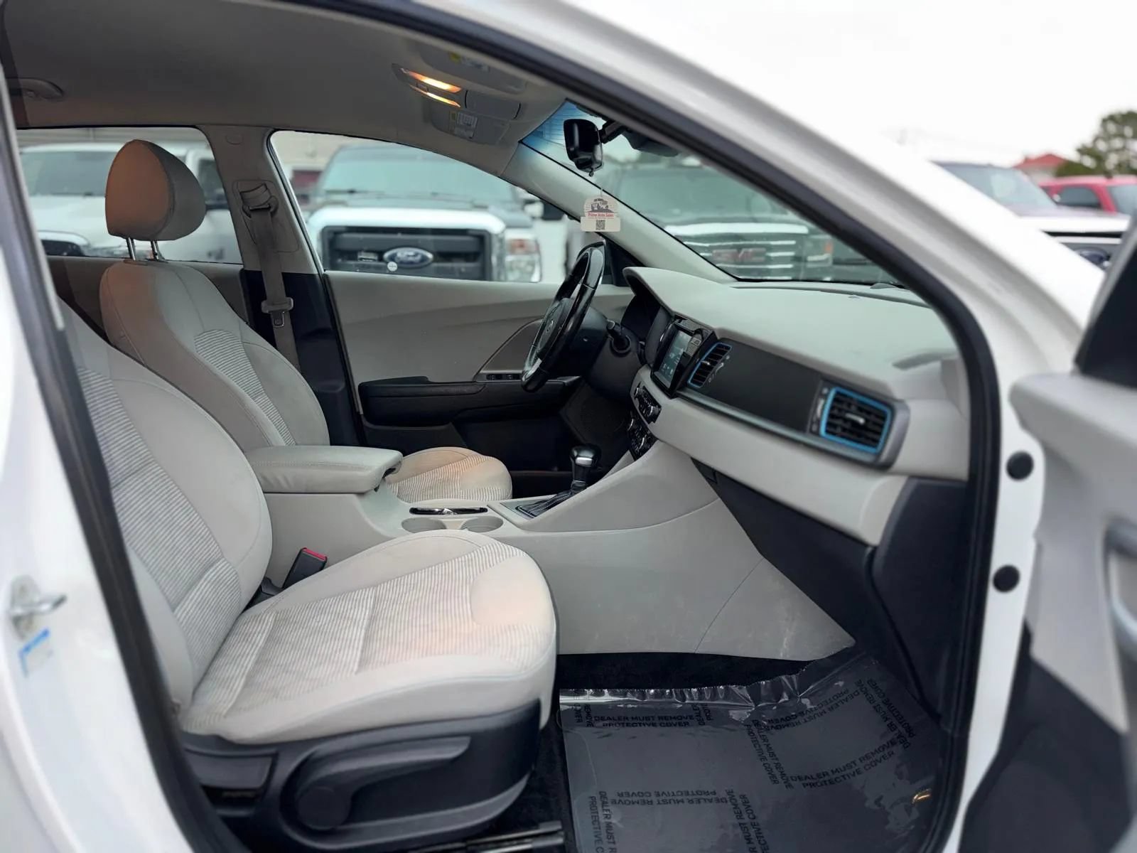 Used 2019 Kia Niro LX FWD image 11