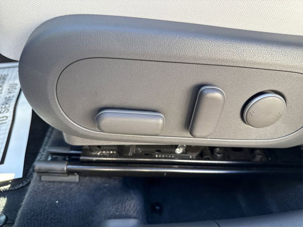 Used 2024 Hyundai Kona SEL image 36