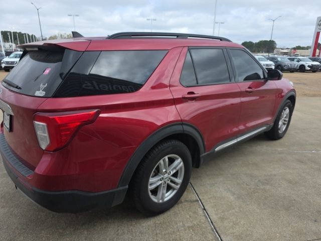 Used 2023 Ford Explorer XLT w/ Equipment Group 202A image 5