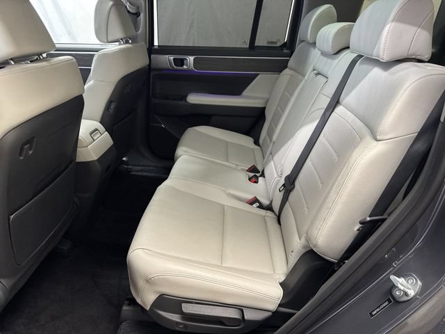 Used 2025 Hyundai Santa Fe Limited FWD image 13