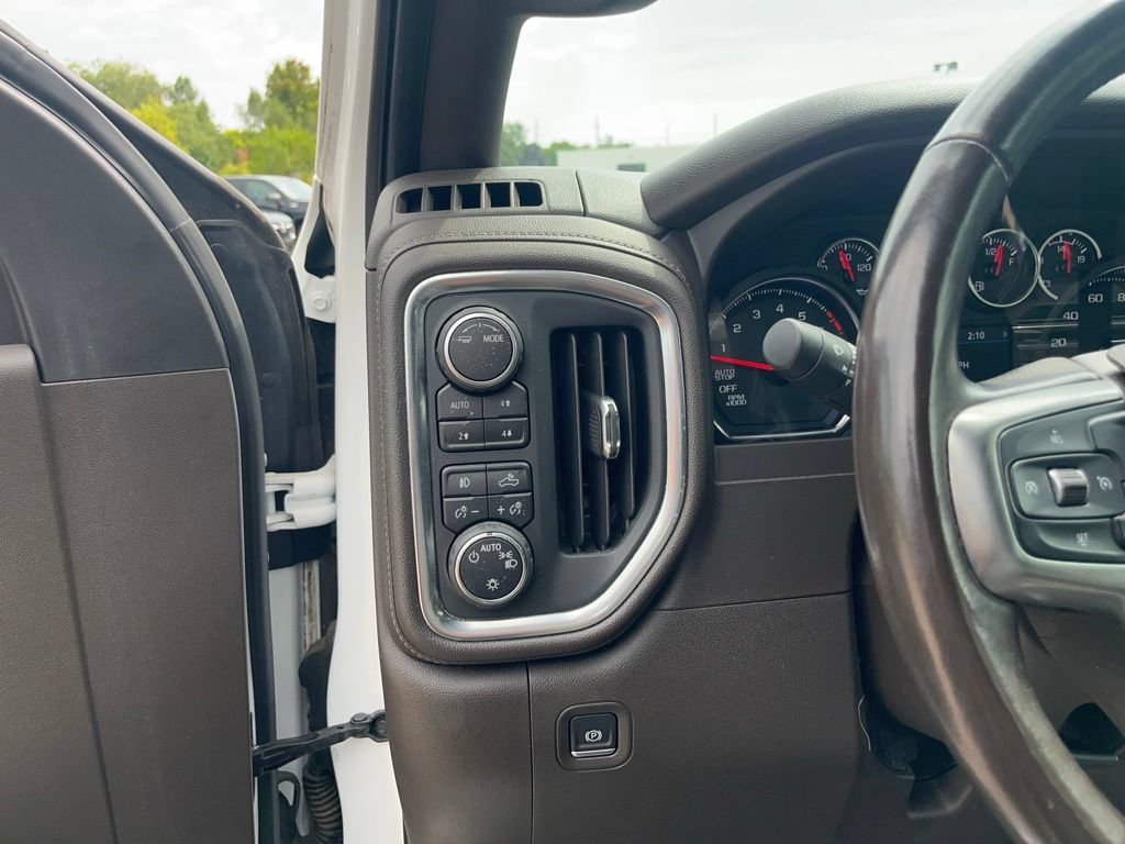 Used 2020 Chevrolet Silverado 1500 LT Trail Boss AWD/4WD image 18