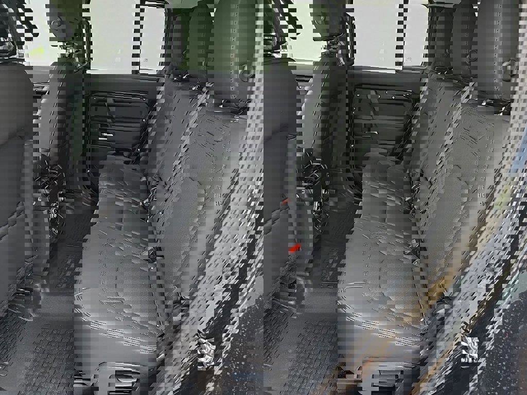 New 2025 Land Rover Defender 130 S image 8