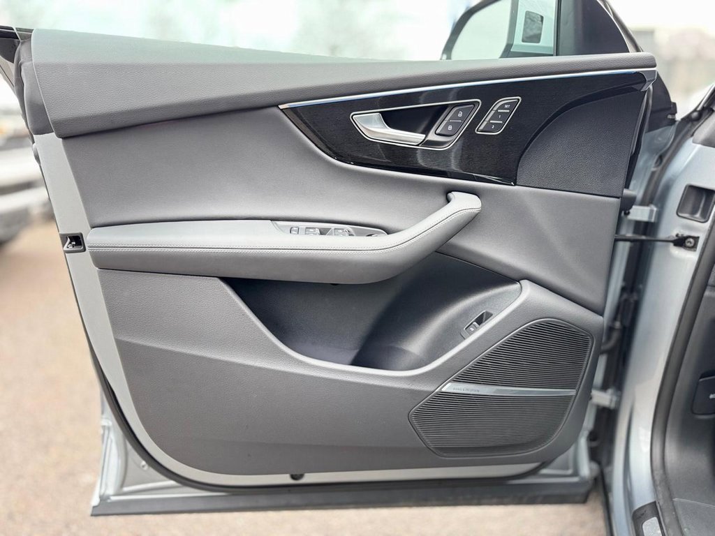 Used 2025 Audi Q8 Premium Plus image 13