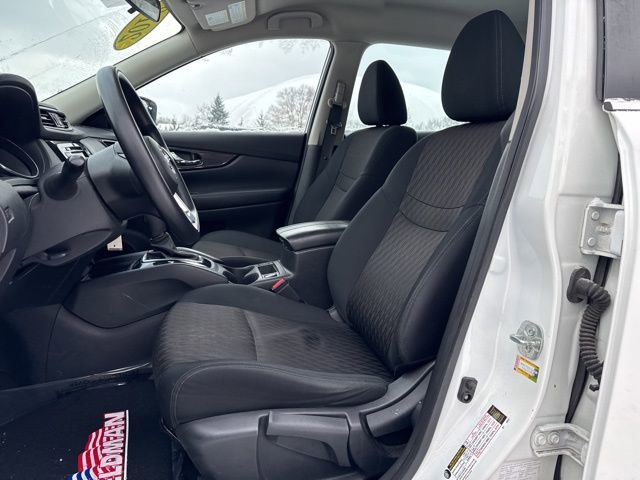 Used 2018 Nissan Rogue S image 16