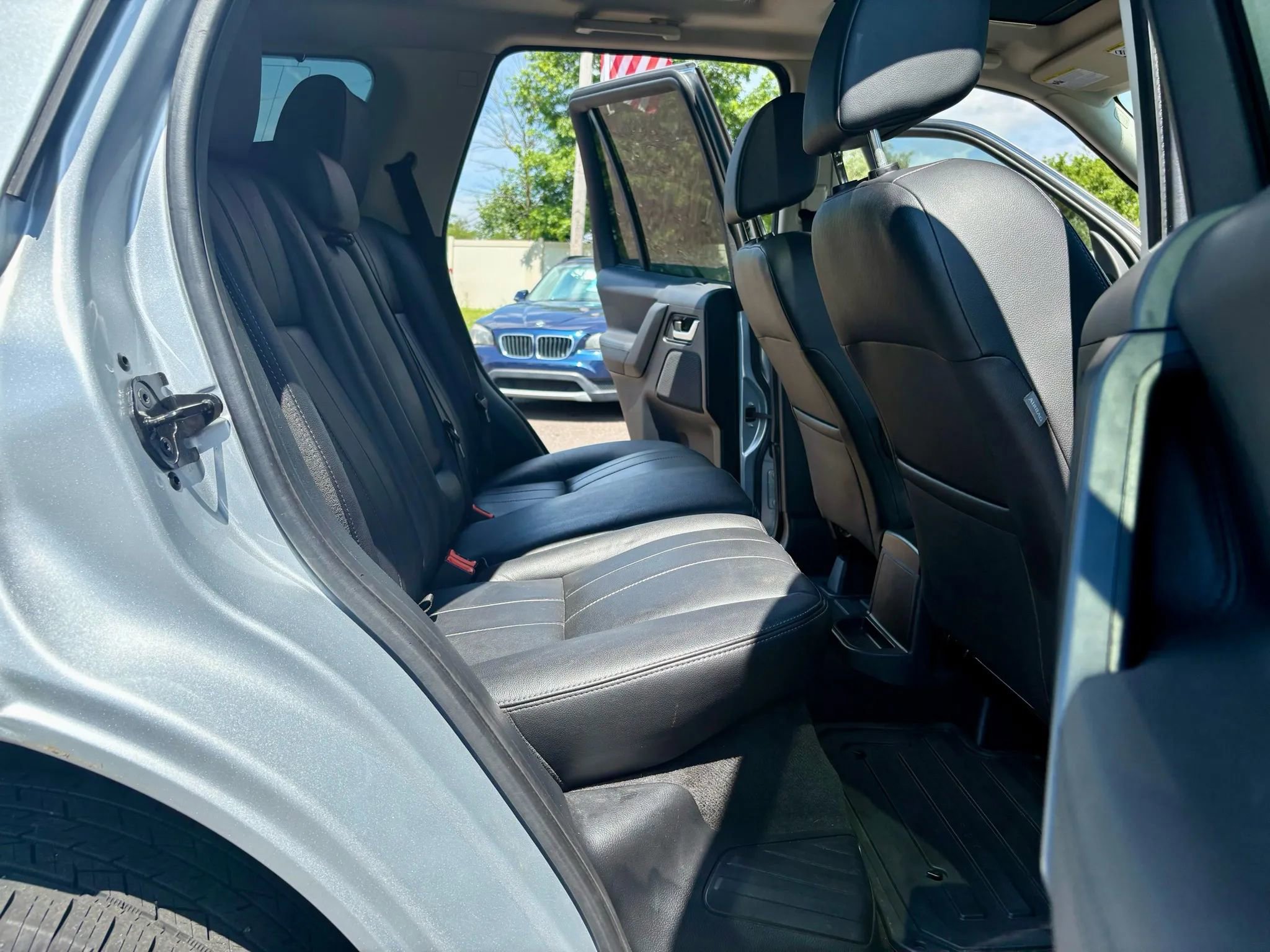 Used 2014 Land Rover LR2 HSE image 20