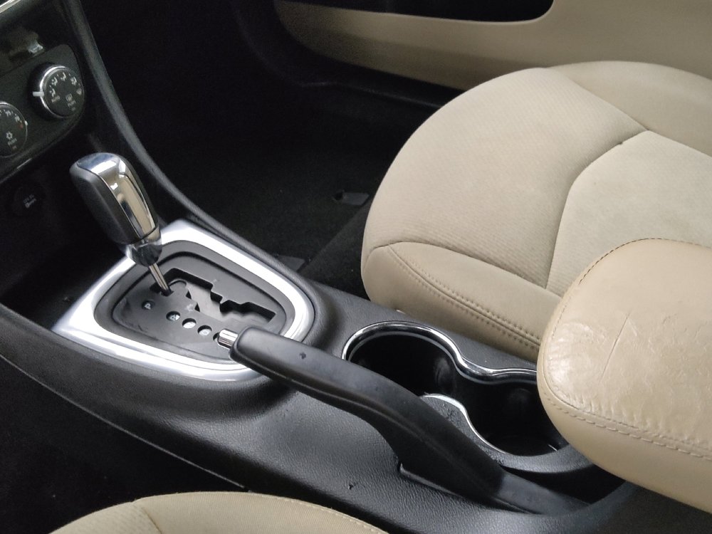 Used 2014 Chrysler 200 Touring FWD image 26