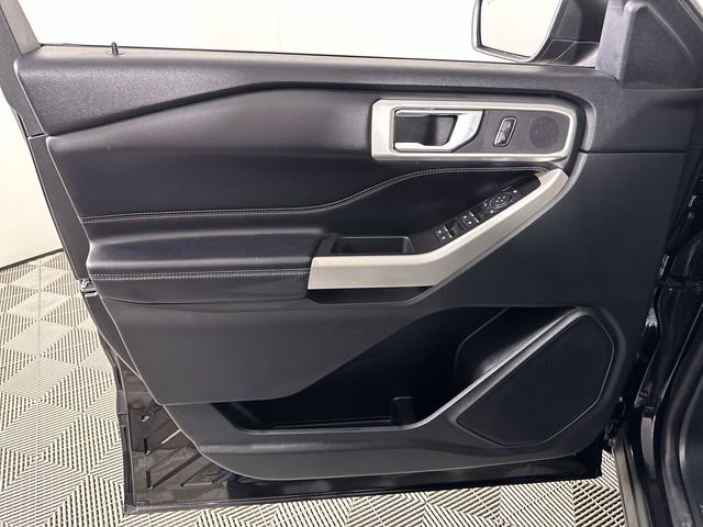Used 2022 Ford Explorer XLT w/ Equipment Group 202A image 23