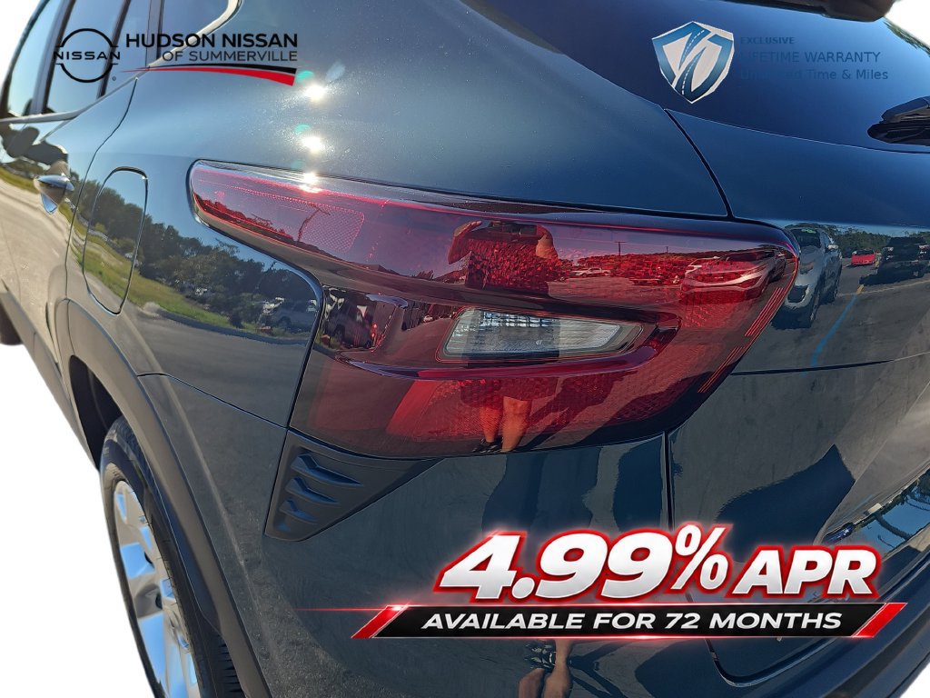 Used 2025 Chevrolet Trax LS w/ LS Convenience Package FWD image 34