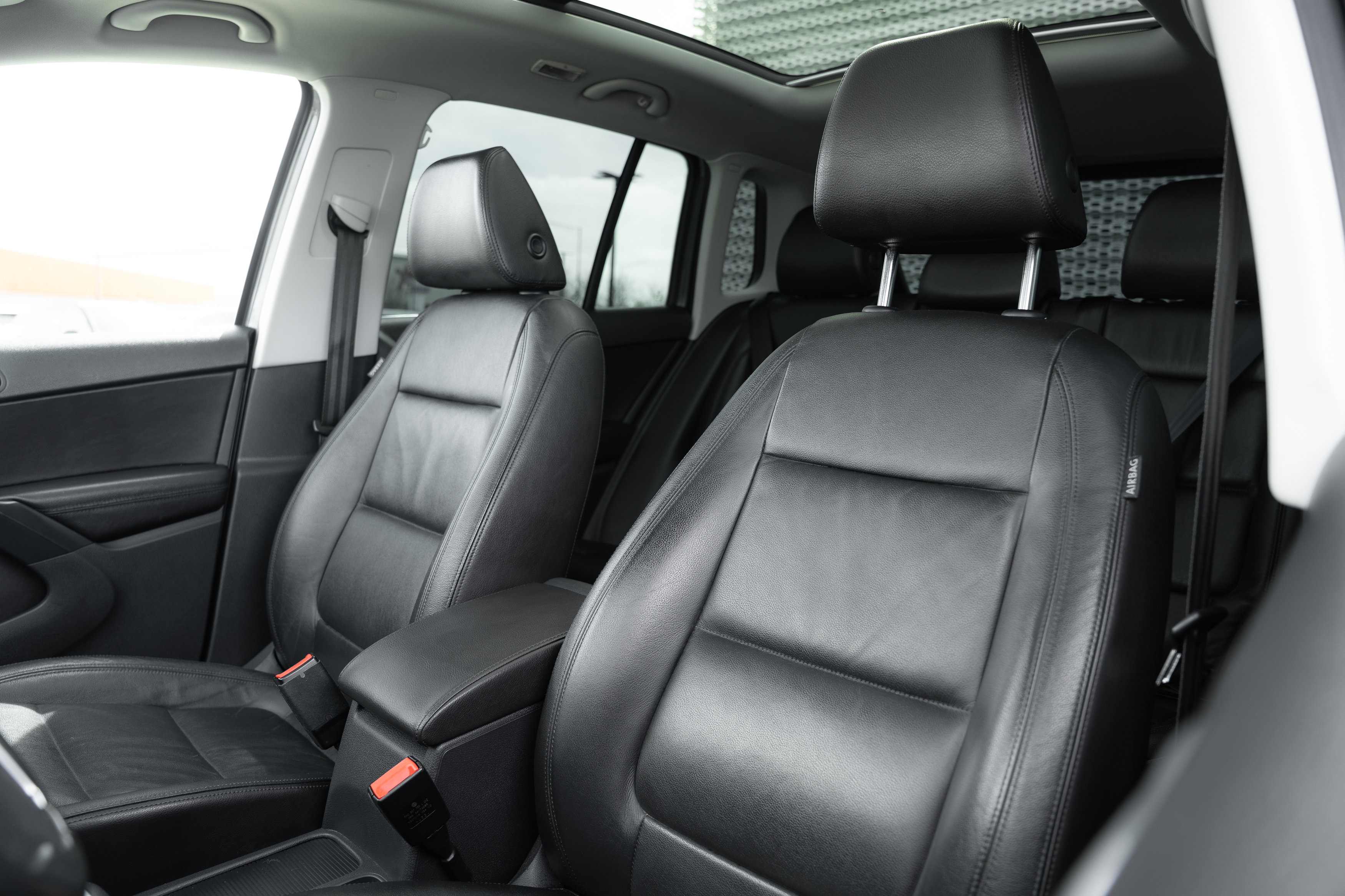 Used 2016 Volkswagen Tiguan SEL image 23