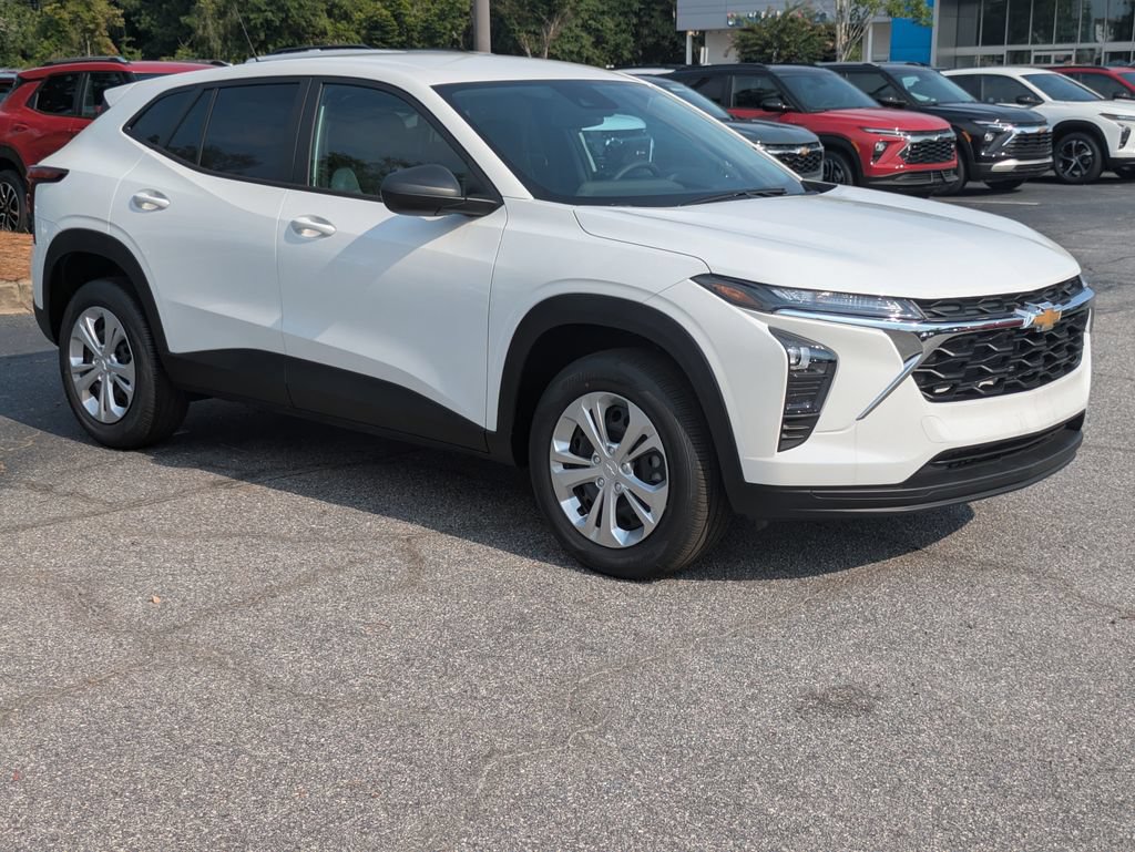 New 2026 Chevrolet Trax LT FWD image 2