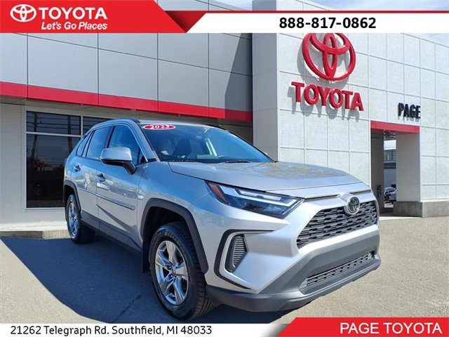 Used 2023 Toyota RAV4 XLE image 1