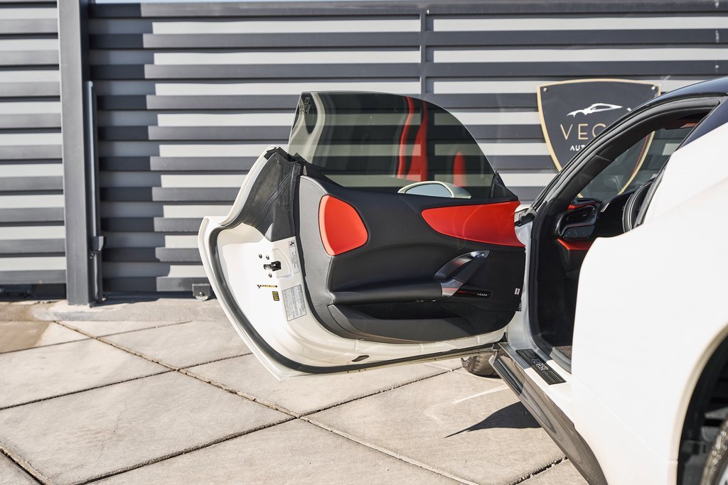 Used 2022 Ferrari SF90 Stradale image 37