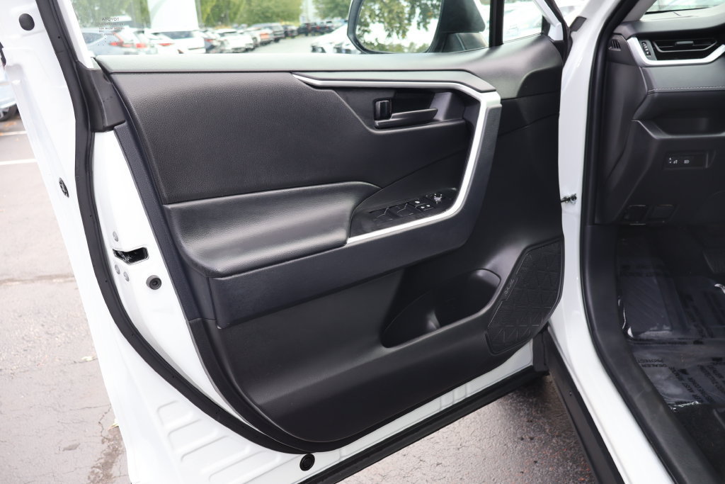 Certified 2024 Toyota RAV4 LE AWD/4WD image 13