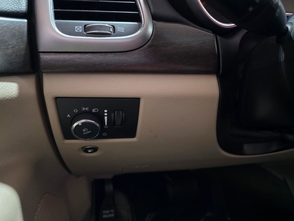 Used 2018 Jeep Grand Cherokee Laredo image 30