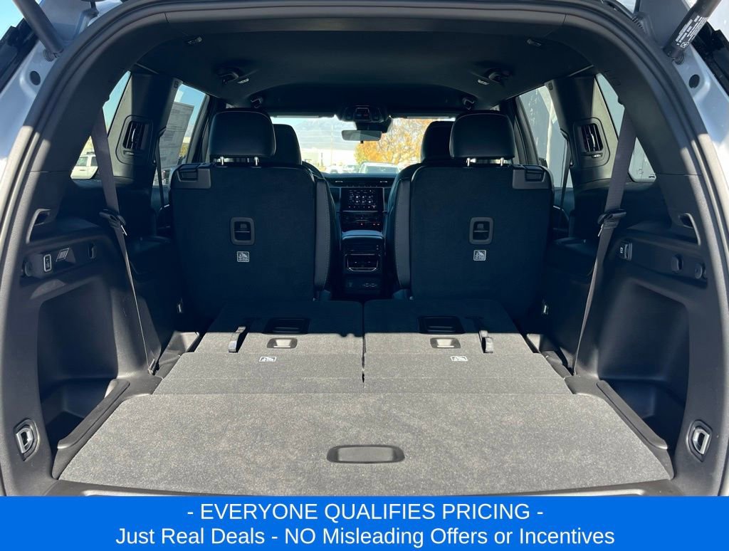 New 2025 Jeep Grand Cherokee L Laredo image 28