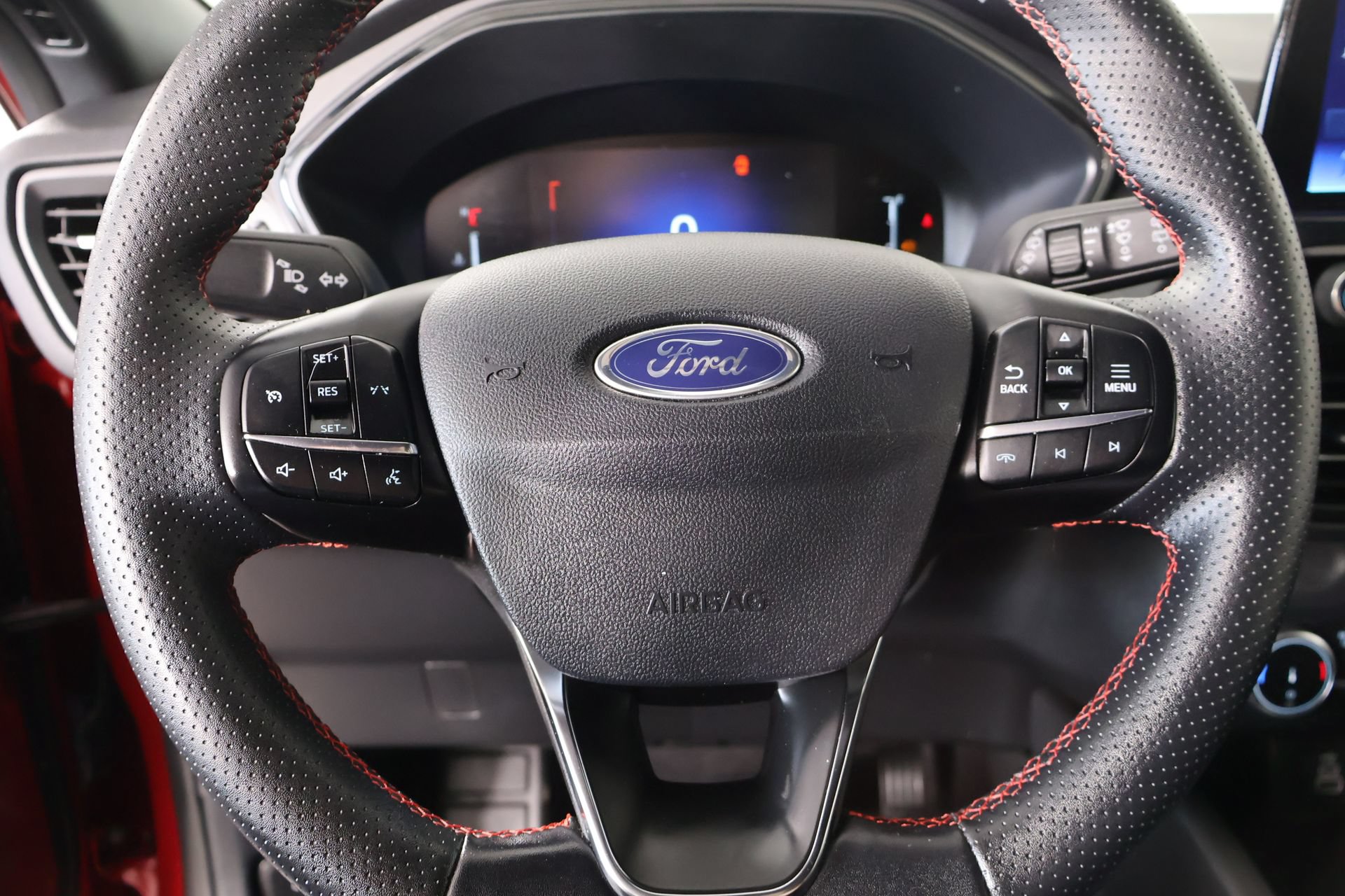 Used 2025 Ford Escape ST-Line AWD/4WD image 3